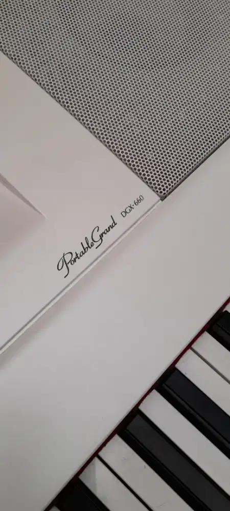 Dijuwal piano dgx 660 white putih normally jos gandos piano keyboard X