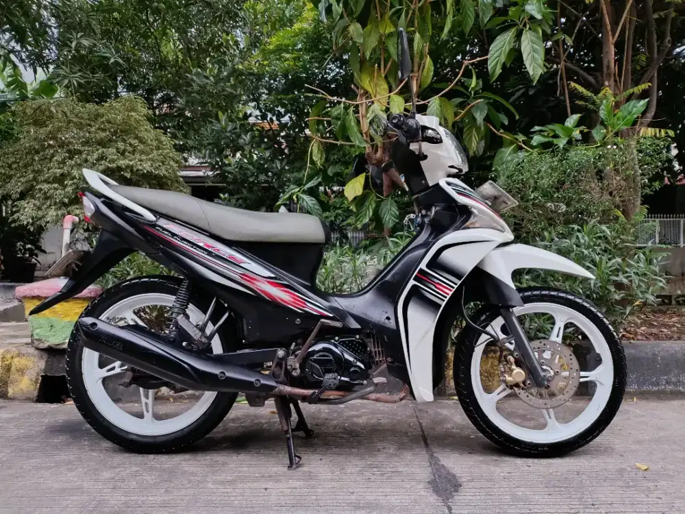 Yamaha Vega RR Force FI CW 2013