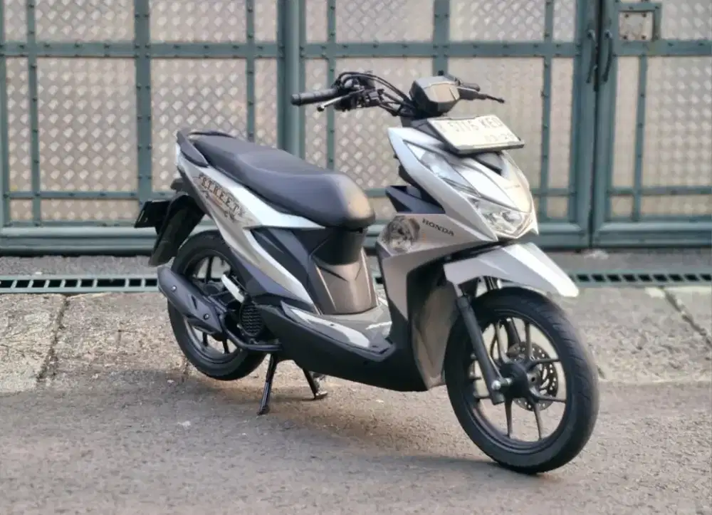 Superb Pajak Panjang! Honda Beat Street LED Th. 2024 Gress Istimewa