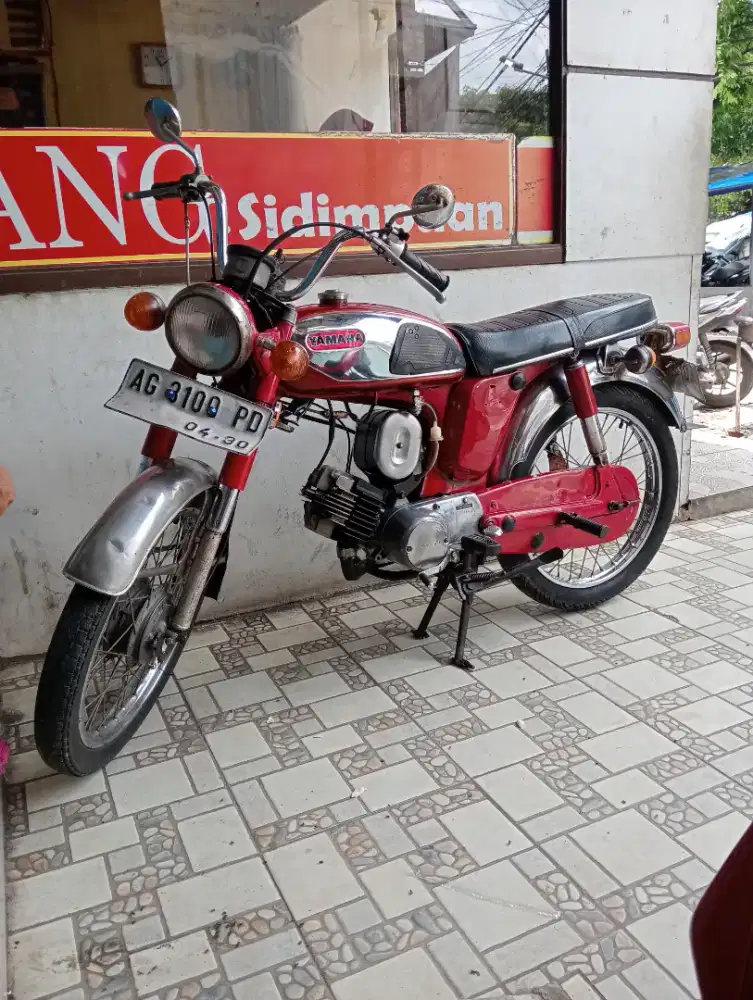Di jual motor l2g barang masih mulus body orsinil surat surat lengkap