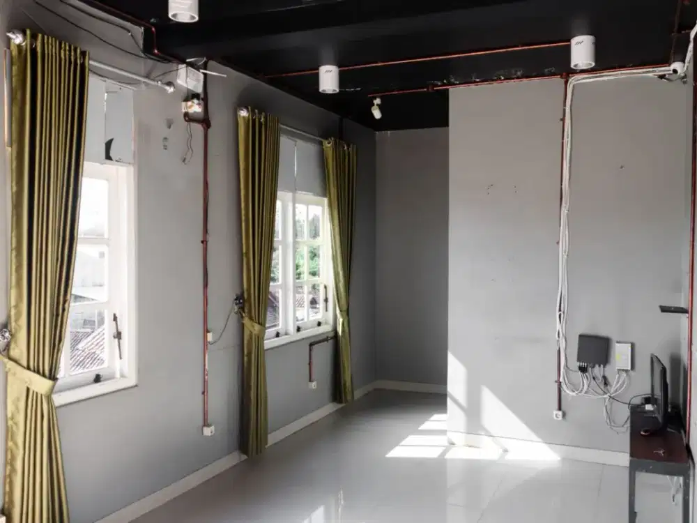 Dijual Bangunan 3 lantai bekas kantor dan gudang produksi