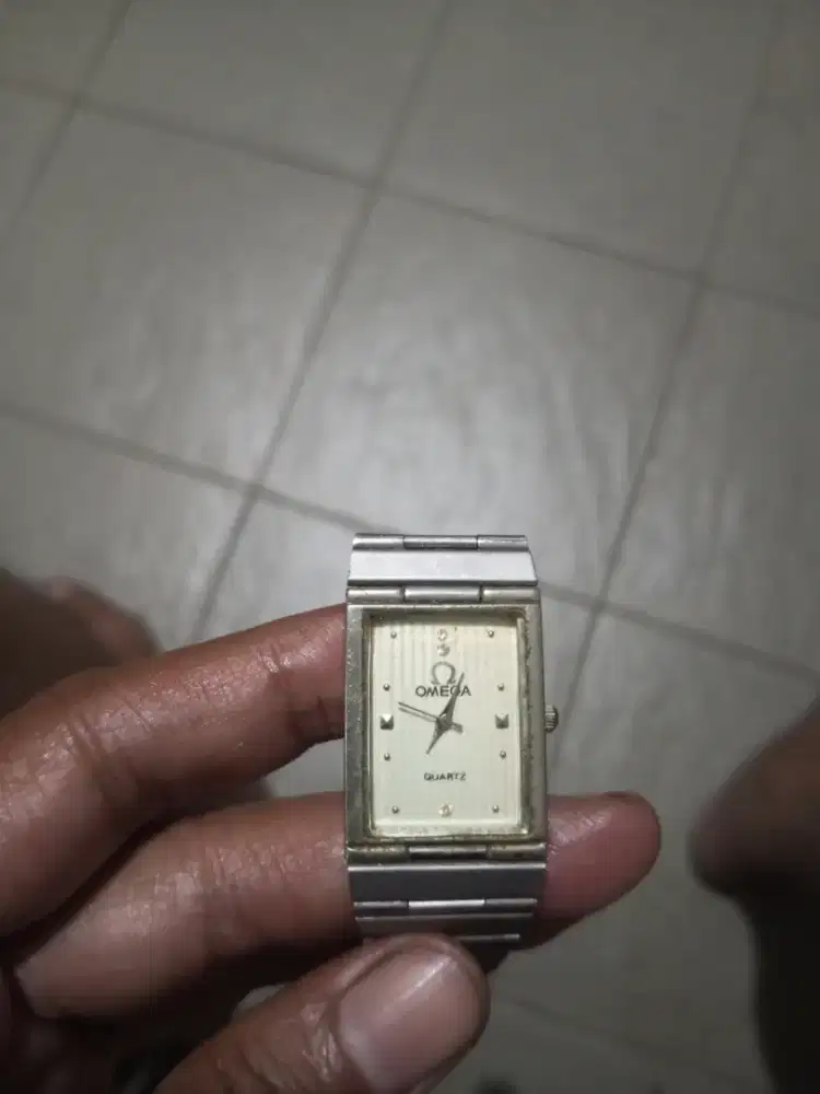 Jam tangan wanita omega