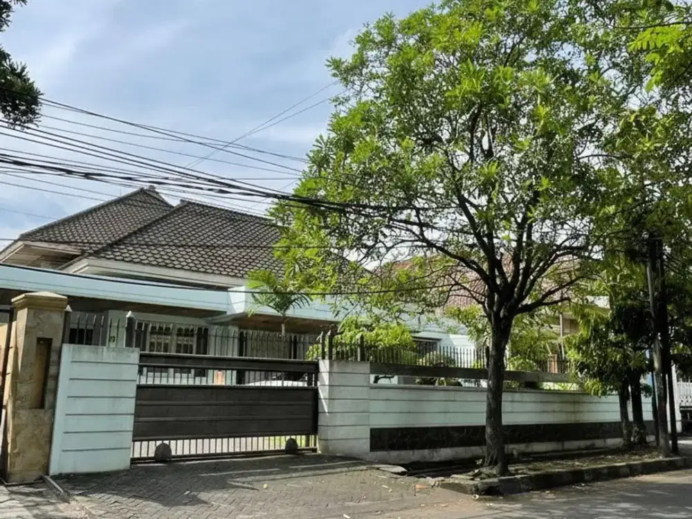 Rumah Luxury Main Road Gunung Gunung Klojen Malang dekat Ijen