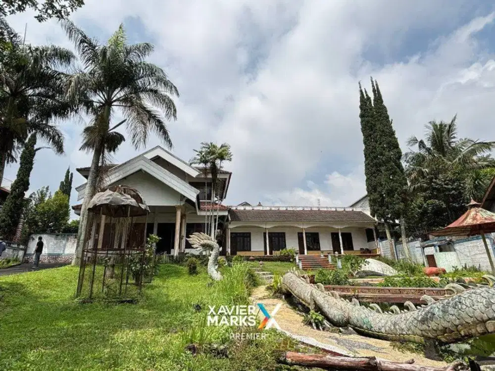 Villa Asri Taman Luas di Jalan Imam Bonjol Kota Batu dekat Wisata