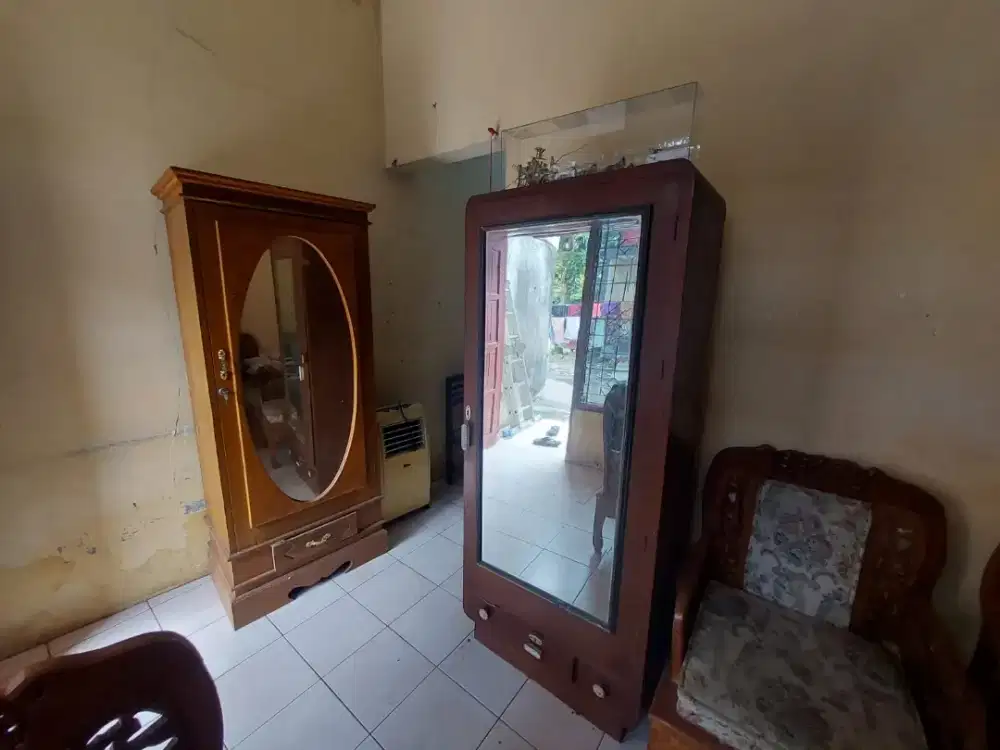 Kursi lemari jati lawas