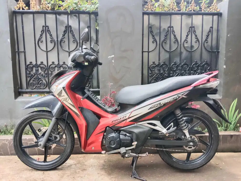 Honda Supra X 125 cw fi helm in th 2012