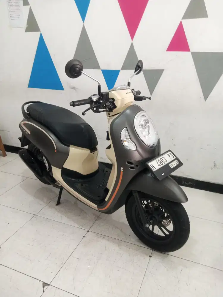 Honda Scoopy Sporty 2023 coklat cream