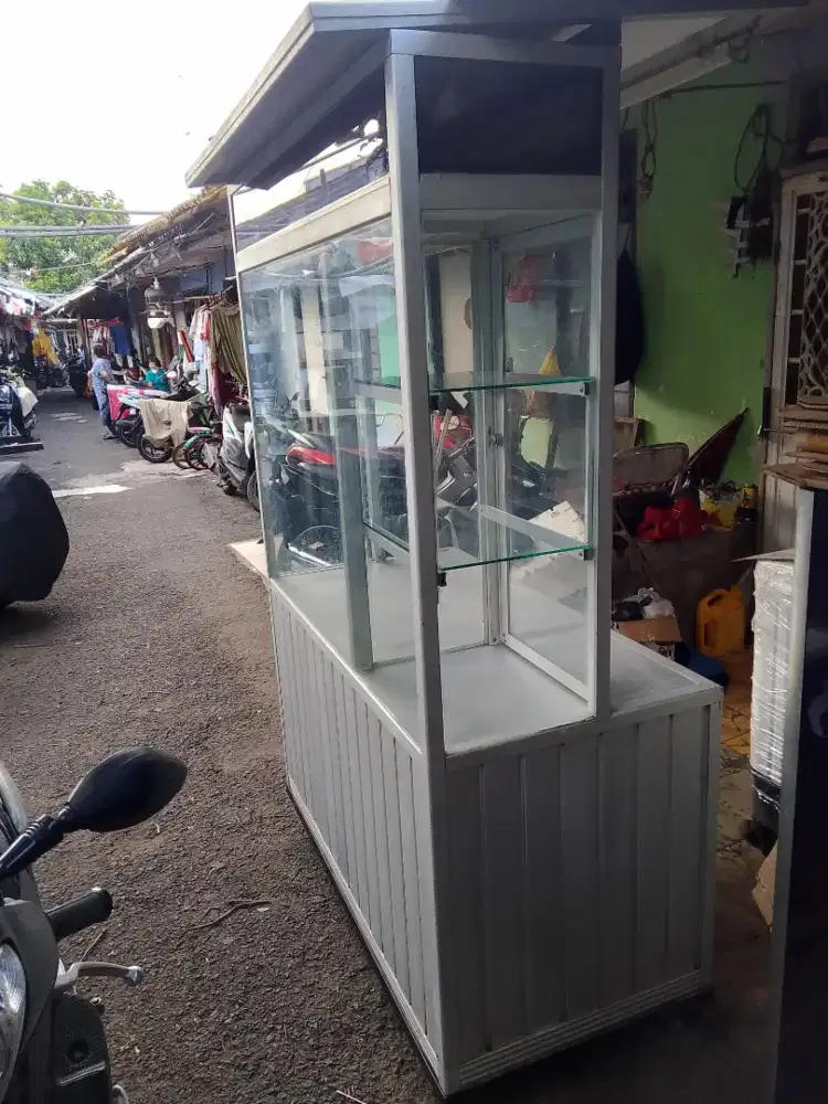 Etalase Buat Usaha