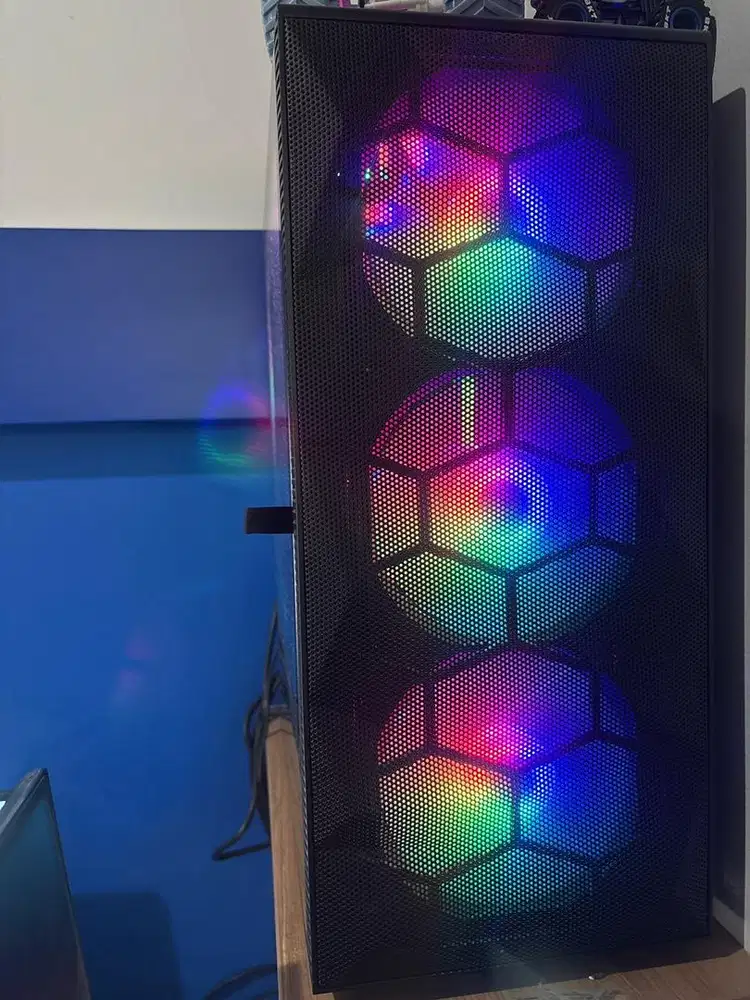 Dijual PC Gaming high end ryzen 7 7700 + RX 7800XT HellHound