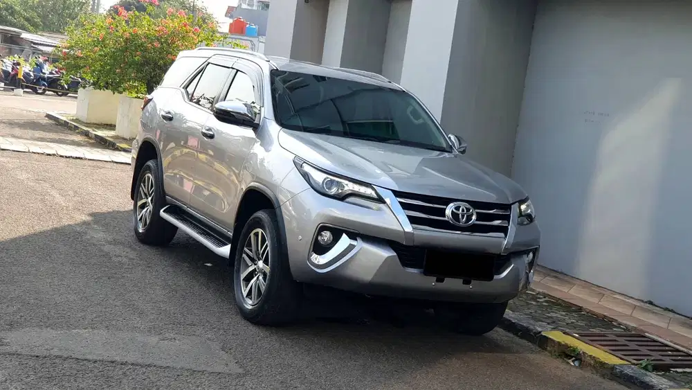 [ GARANSI 5TH ] Toyota Fortuner 2.4 VRZ Diesel AT Facelift 2017/2018