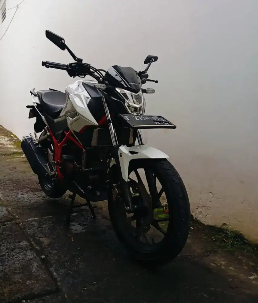 Dijual Honda CB150R StreetFire Tahun 2021