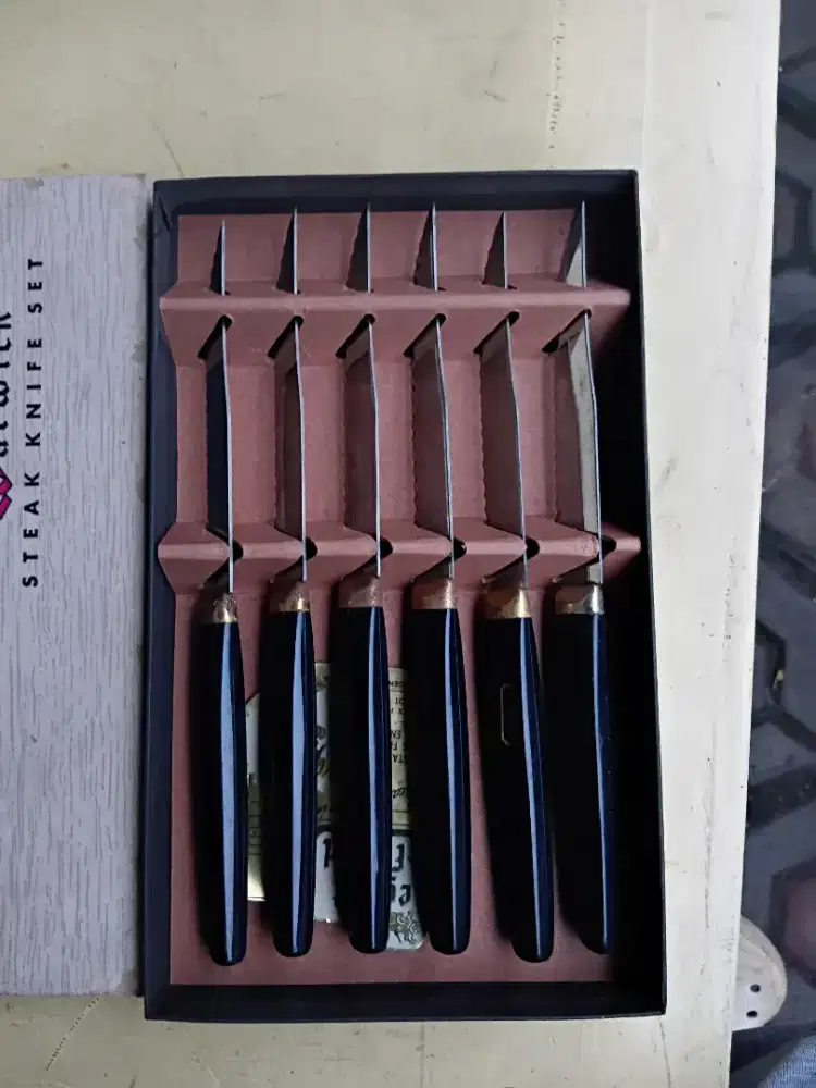 set pisau steak merek Regent Sheffield england