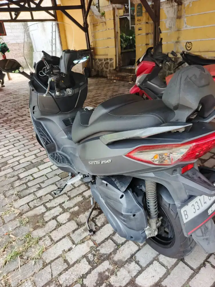 Jual Motor kesayangan Sym gts 250i