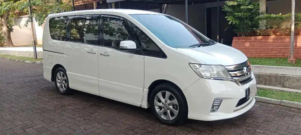Nissan serena HWS 2013