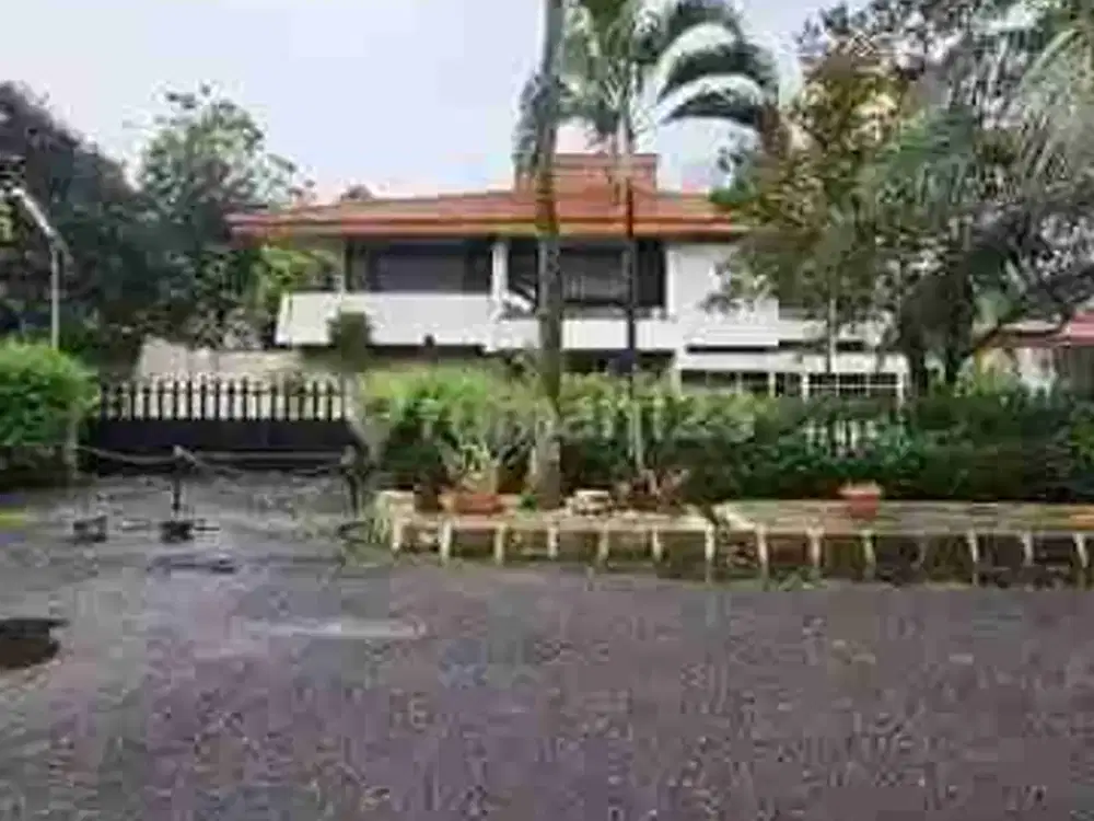 Dijual Rumah Tua di Komplek Widya Chandra Area SCBD Jakarta Selatan