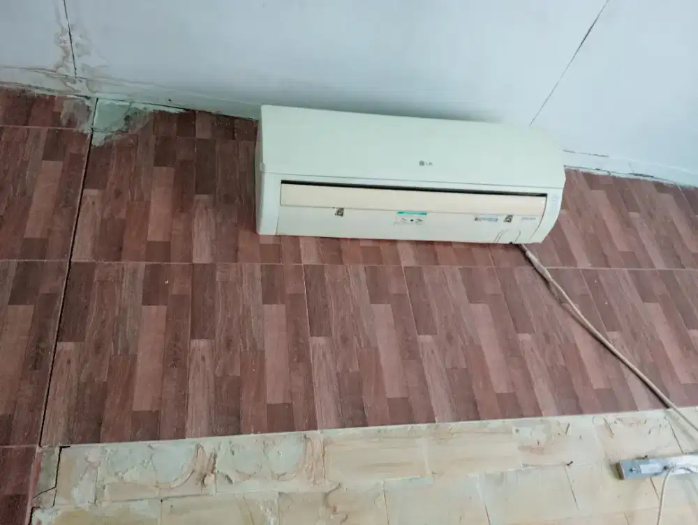 Dijual AC 1/2 PK LG second