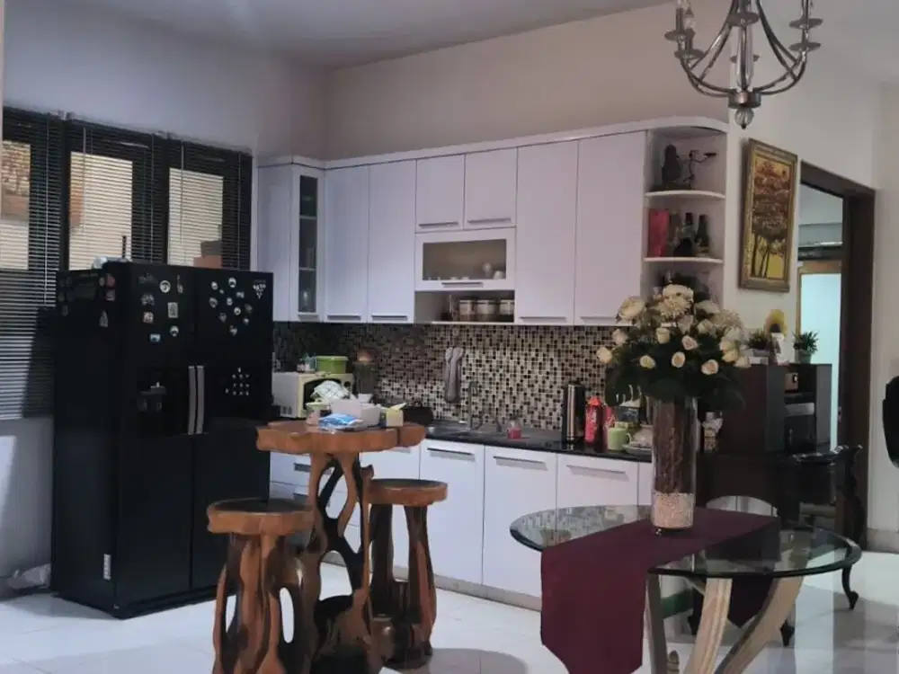 A53 Jual Rumah Besar Murah Jalan Lega di Puri Indah Dkt Permata Buana