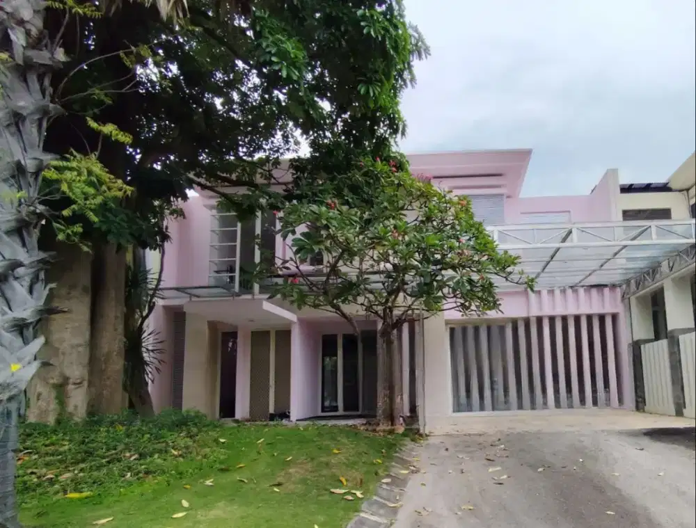 Pakuwon City‼️Disewakan Rumah Full Furnish