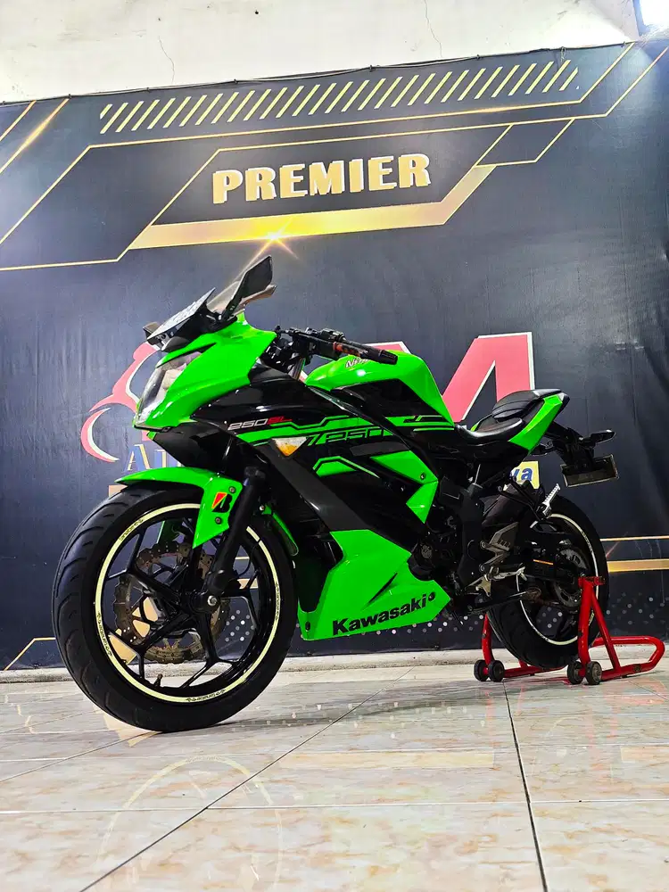 Ninja fi 250 SL mono km.11rb plat baru dp.1,5jt.Anugerah motor rungkut
