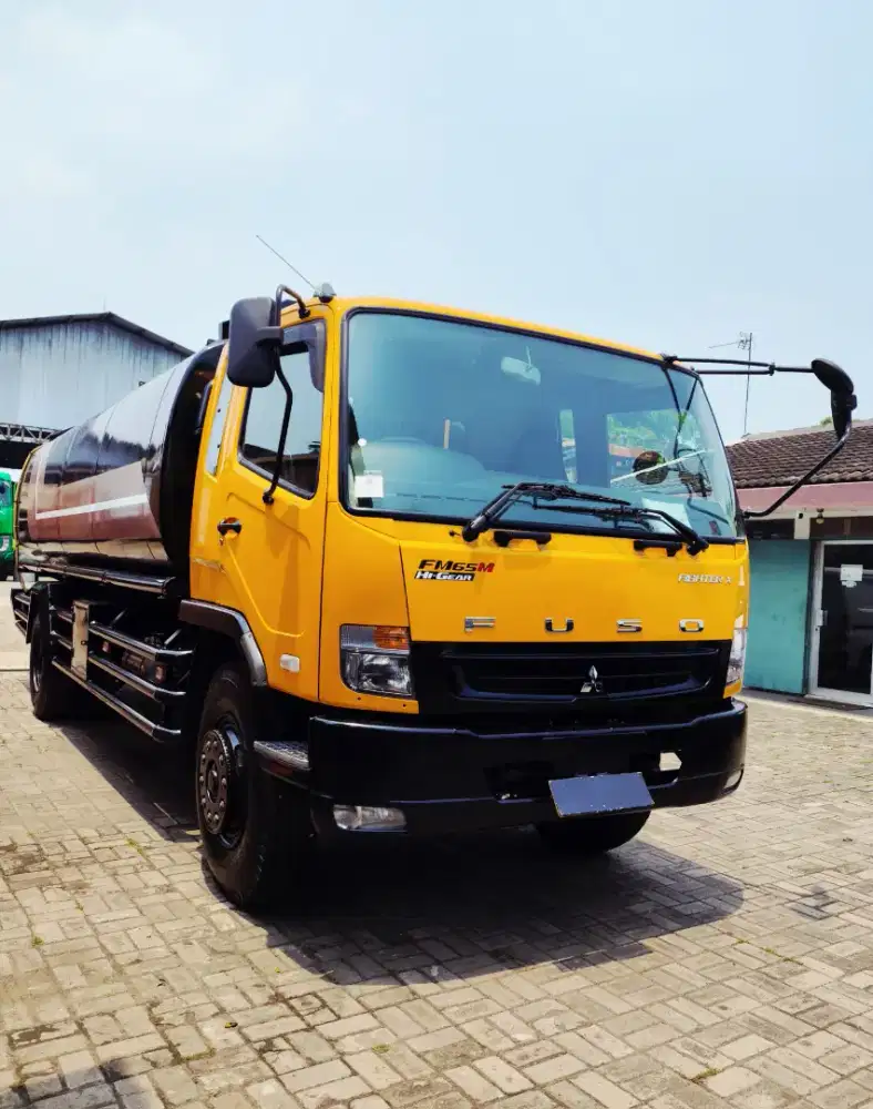 MITSUBISHI FUSO 6 BAN 240PS TANGKI LOW KM ISTIMEWA SEPERTI BARU