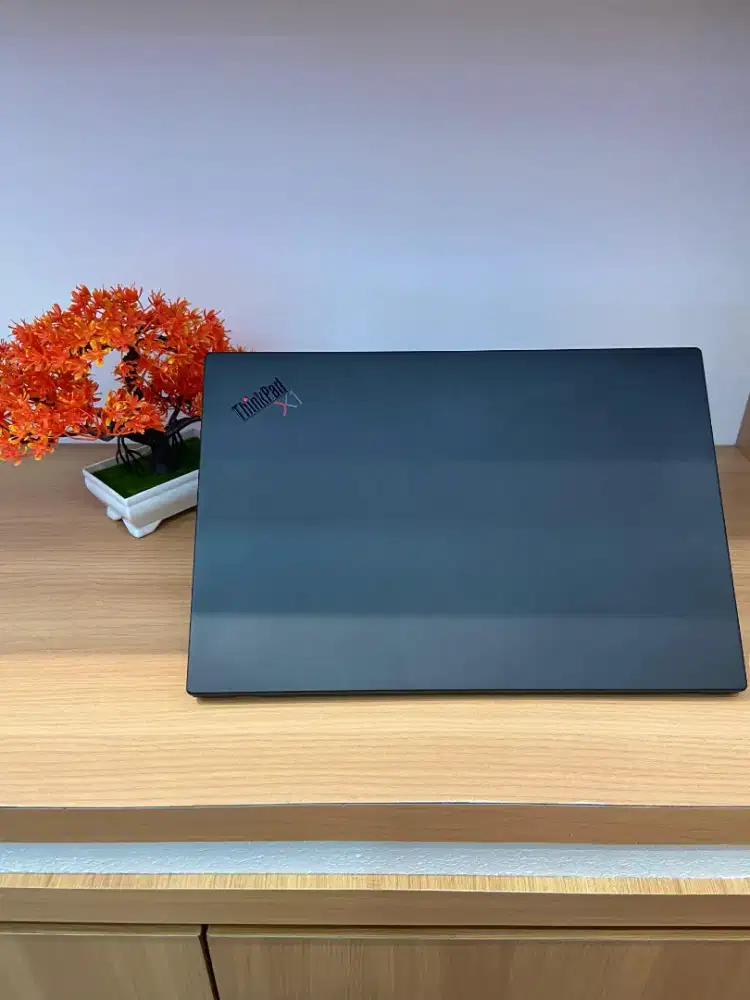 Lenovo thinkpad x1 carbon i7 gen 10 16gb 512gb like new mulus lus