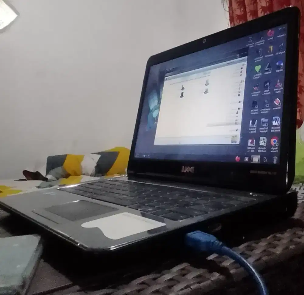 Laptop DELL core i5 normal, batere awet