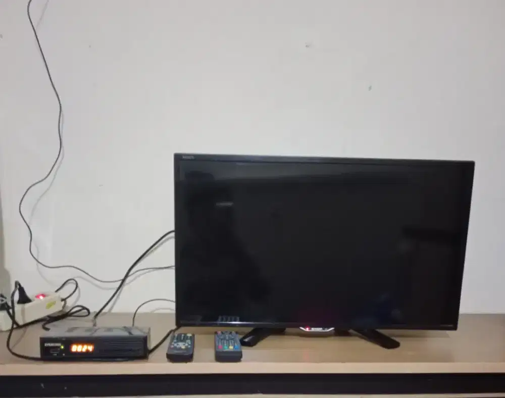 TV led sharp 24 inchi lengkap plus stb