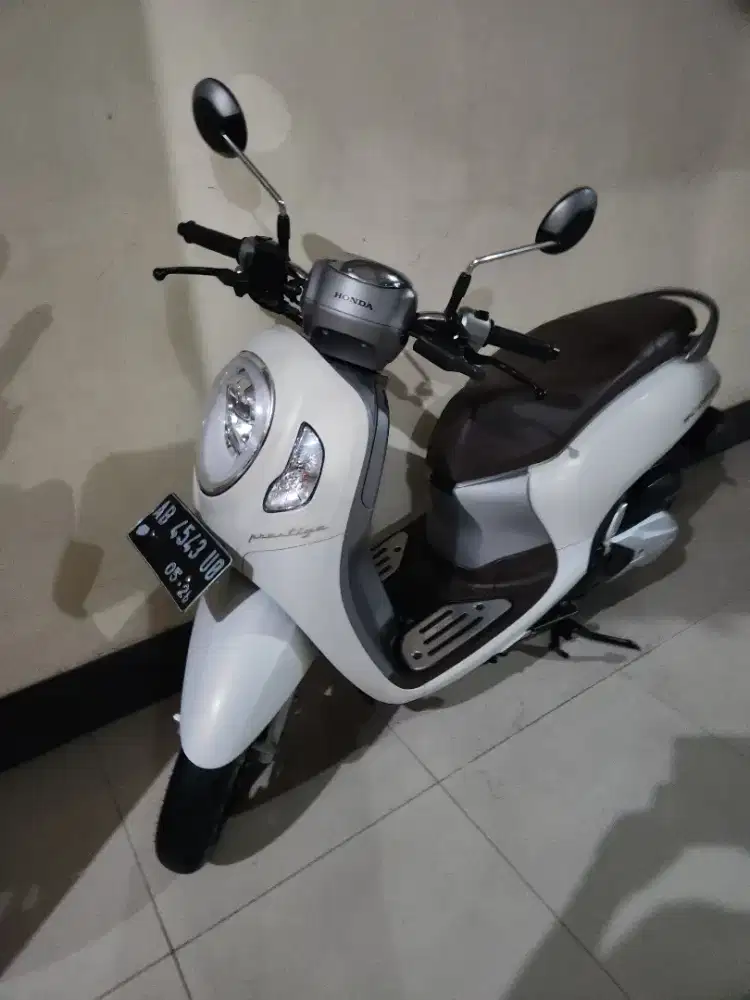 Scoopy pretige putih 2021 Gbm