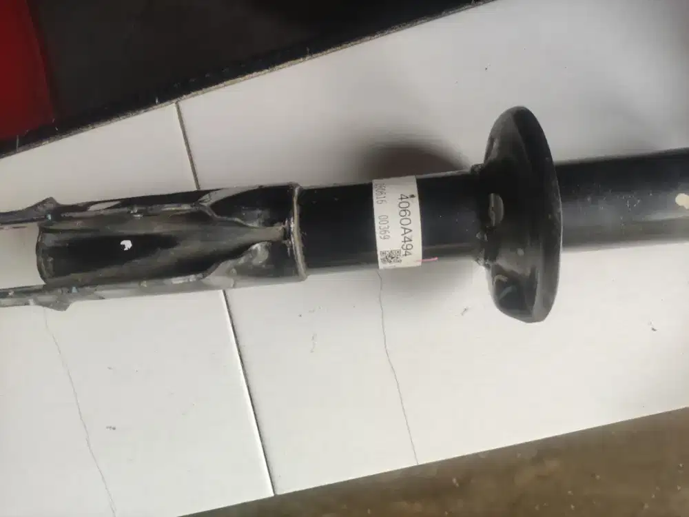 Shock Mitsubishi Mirage Tokico