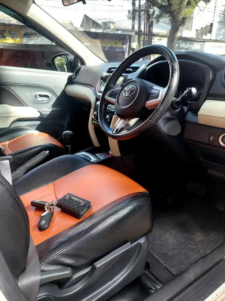 Nissan Latio 1,8 at th 2008   hitam