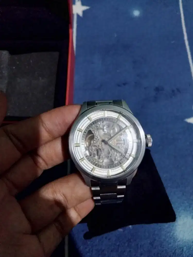 Jam tangan Thomas earnshaw