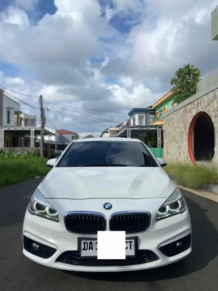 BMW 218i turer matic 2015