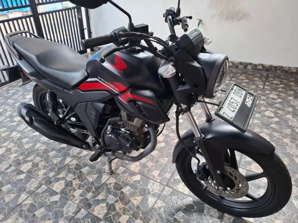 Km15rb pajak 7/2026, honda CB verza CW 150 LED 2024 full Orisinil gres