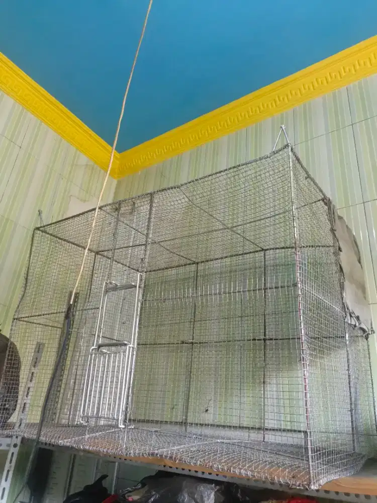 Kandang besi untuk peliharaan anda