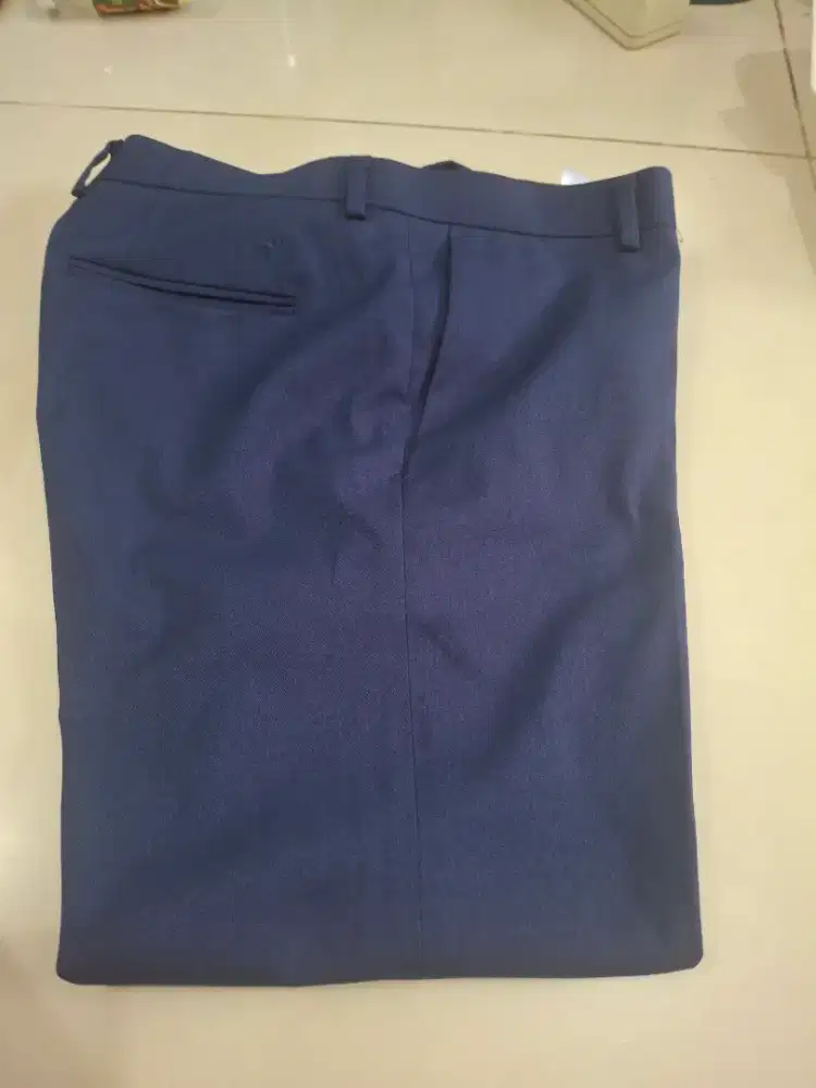 Celana panjang slim fit