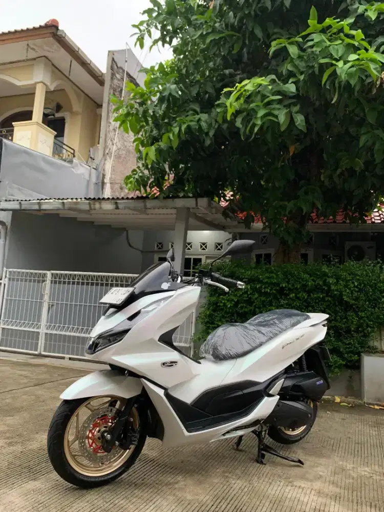 HONDA PCX 160 CBS KM 25 RB ISTIMEWA