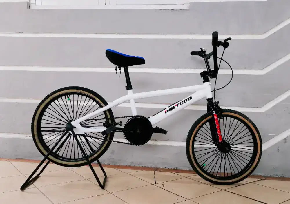Sepeda BMX merek polygon uk'20 hrg 500rb net