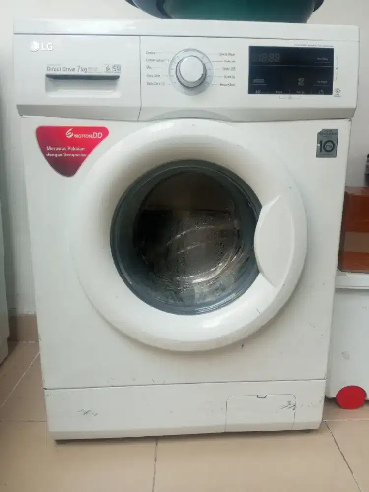 Mesin cuci LG bukaan depan 7 kg