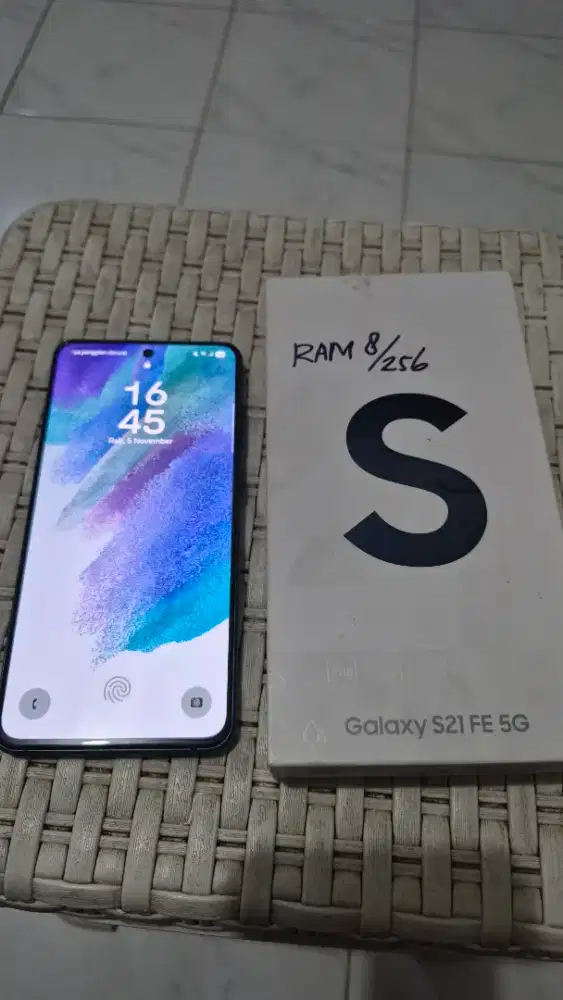 Samsung S21FE  8/256