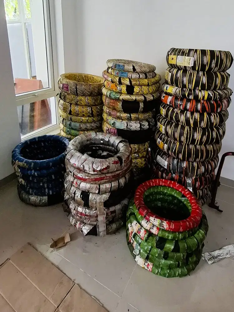 Dijual 1 Paket 55 Pcs Ban Motor Baru Stok Lama