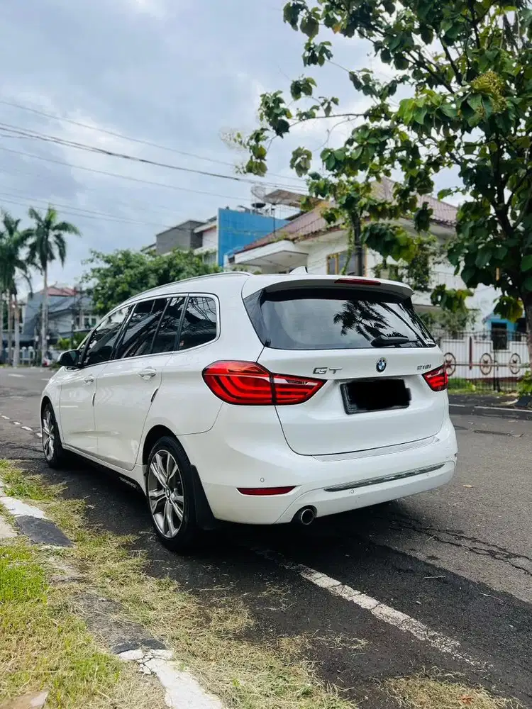 MURAH BMW 218 GT PANORAMIC SUNROOF 3 BARIS 7 SEAT RARE PANJANG ANTIK