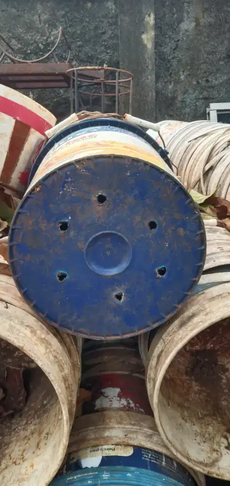 POT TANAMAN EMBER BEKAS CAT 25KG