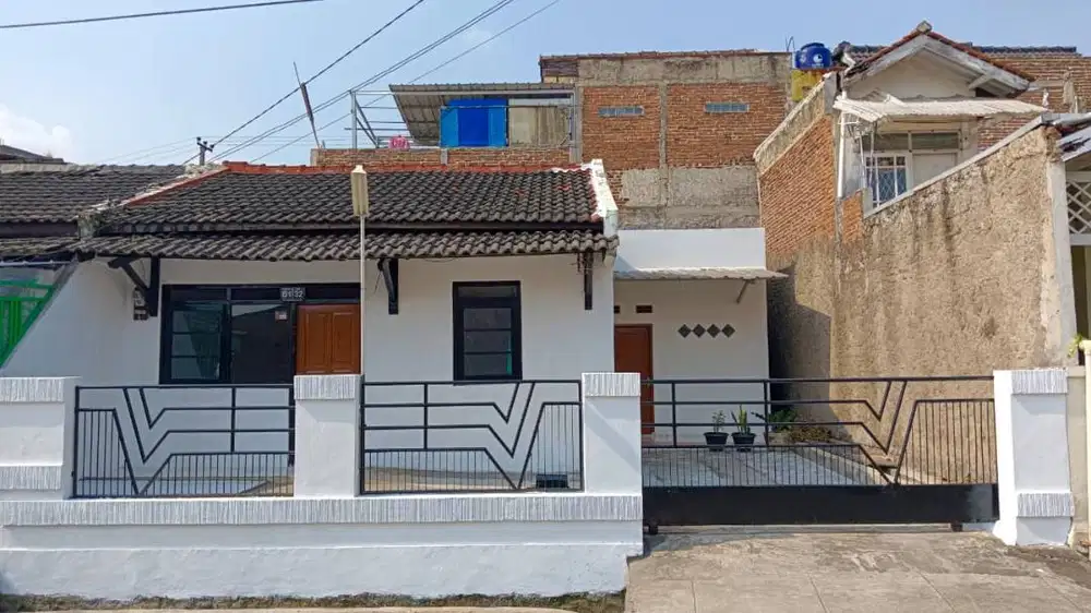 DISEWAKAN RUMAH DI KOMPLEK PERMATA CIMAHI