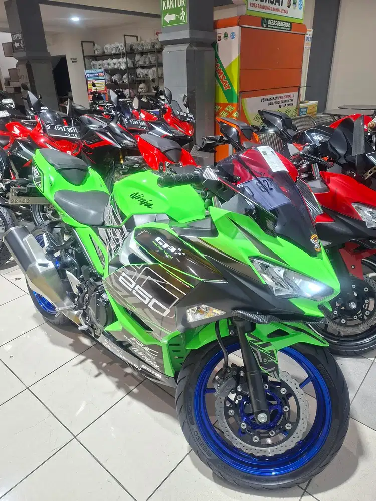 NINJA 250 R FI 2018 - SRI SANJAYA MOTOR