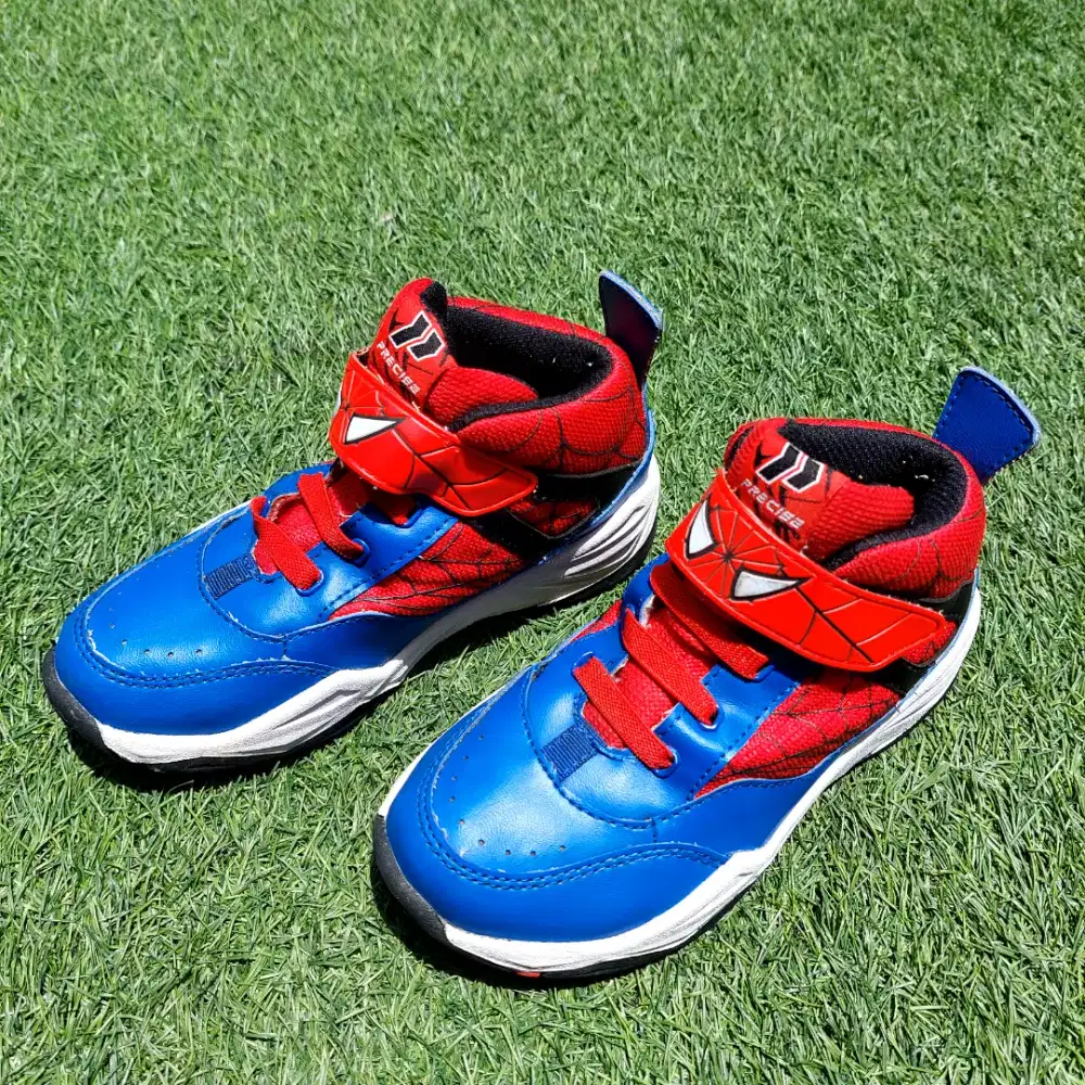Preloved Sepatu Anak Spiderman Size 30