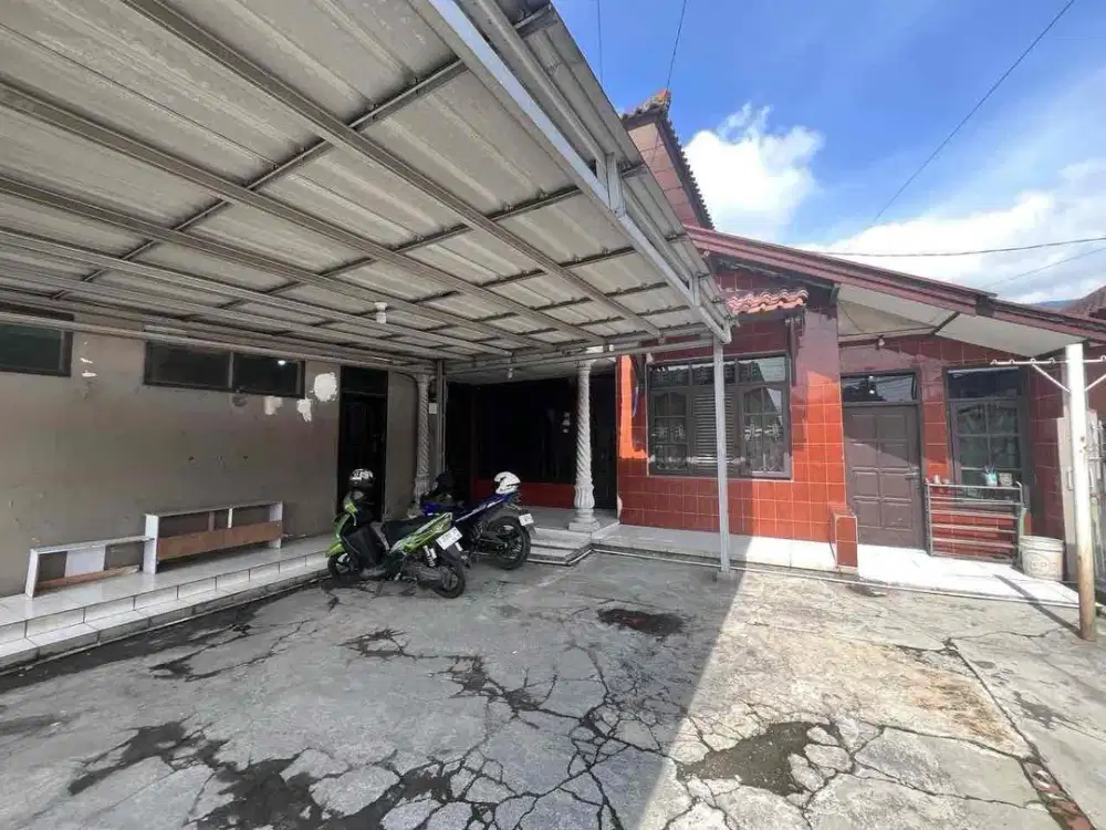 Rumah Ruko siap pakai luas di Warung Peuteuy Garut