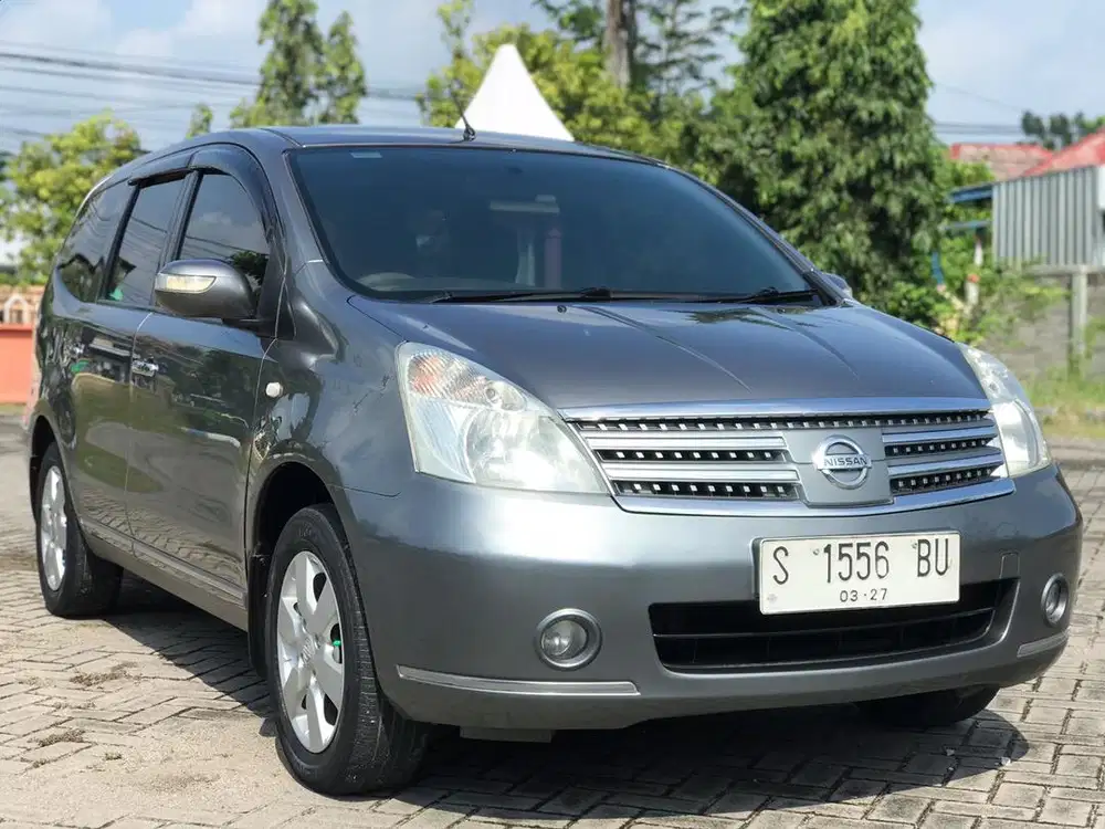 Dijual Grand Livina XV 2011 (Matic)