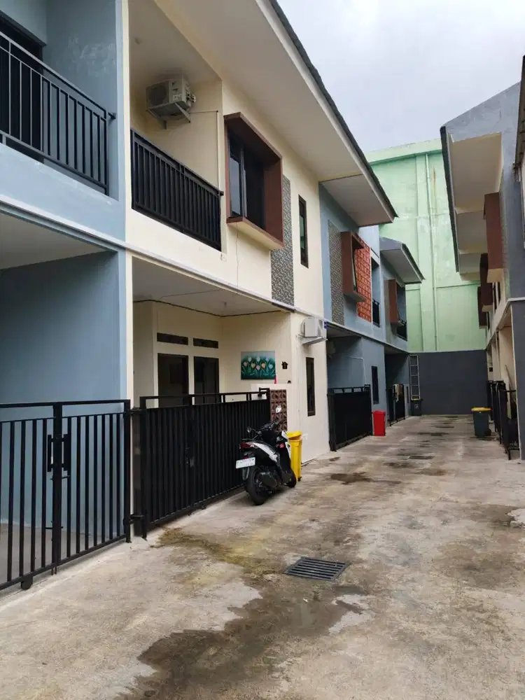 Dijual Rumah 2 Lantai 3KTidur dekat Sumber Artha Kalimalang JakTim