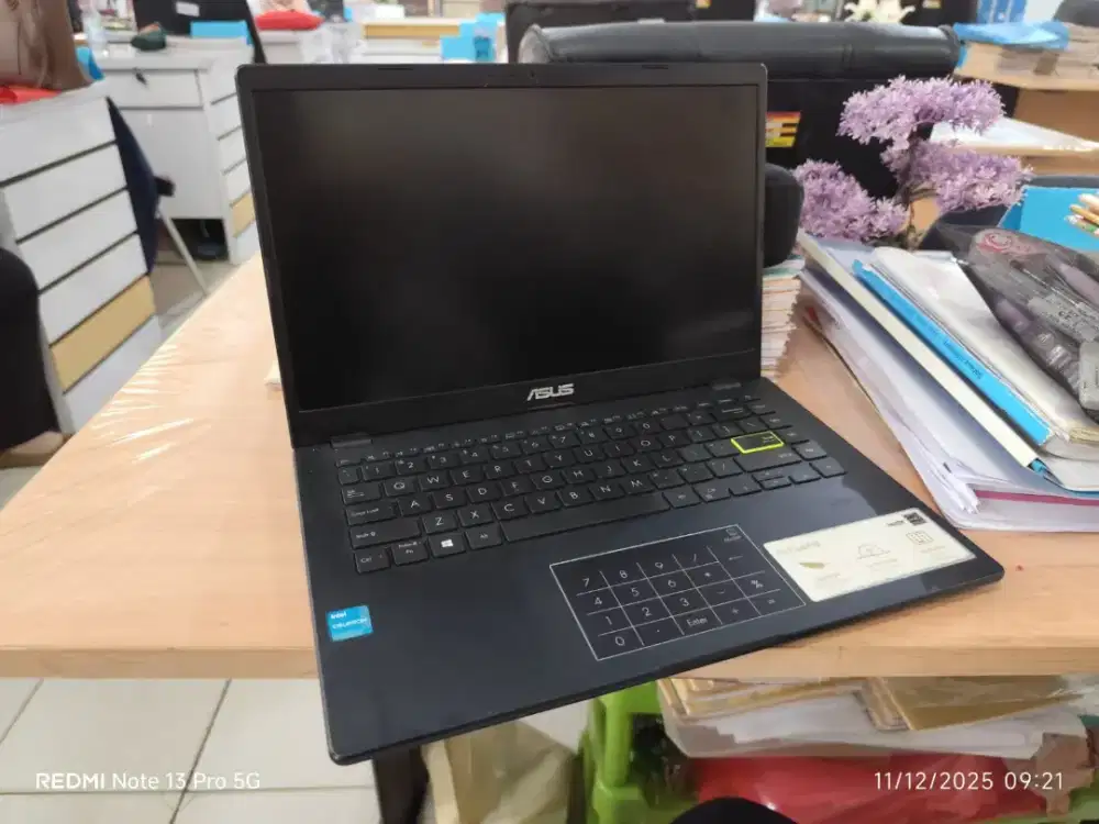 Dijual laptop asus vivobook go 14