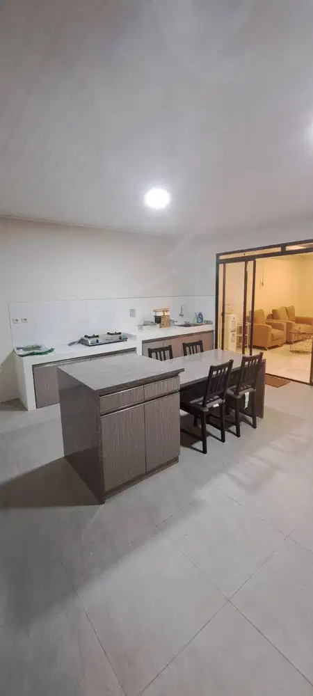 Dijual Rumah Semi Furnished di Kota Baru Parahyangan